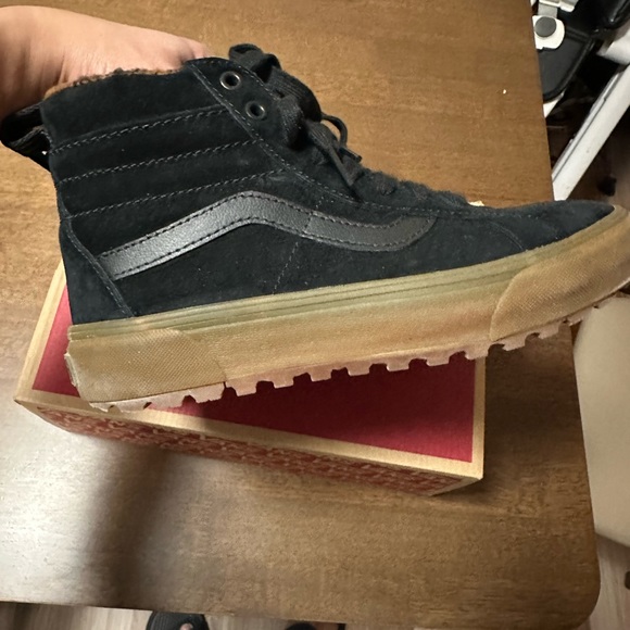 Women’s Vans MTE shoes - Picture 7 of 8